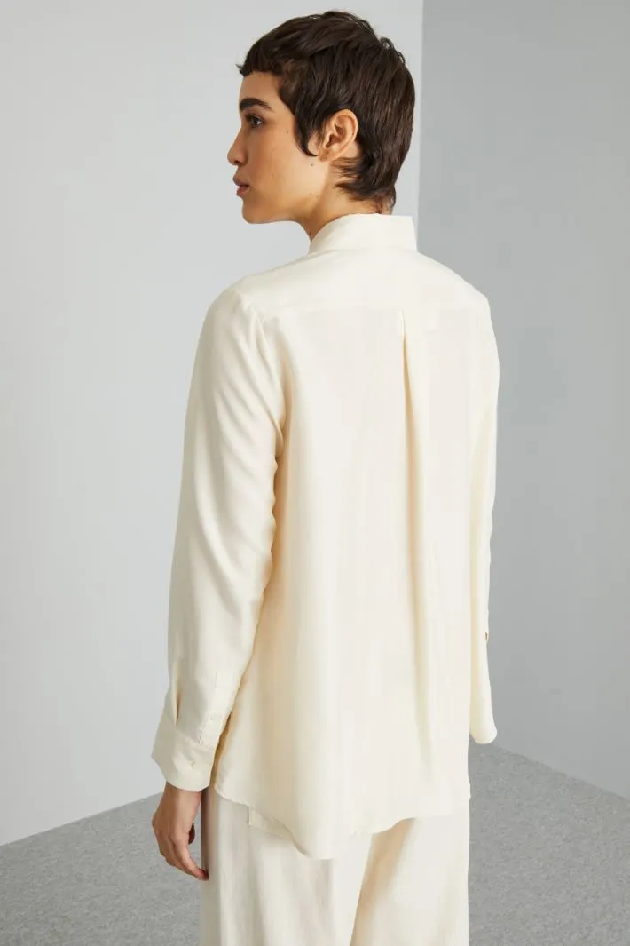Camicia in seta lavata