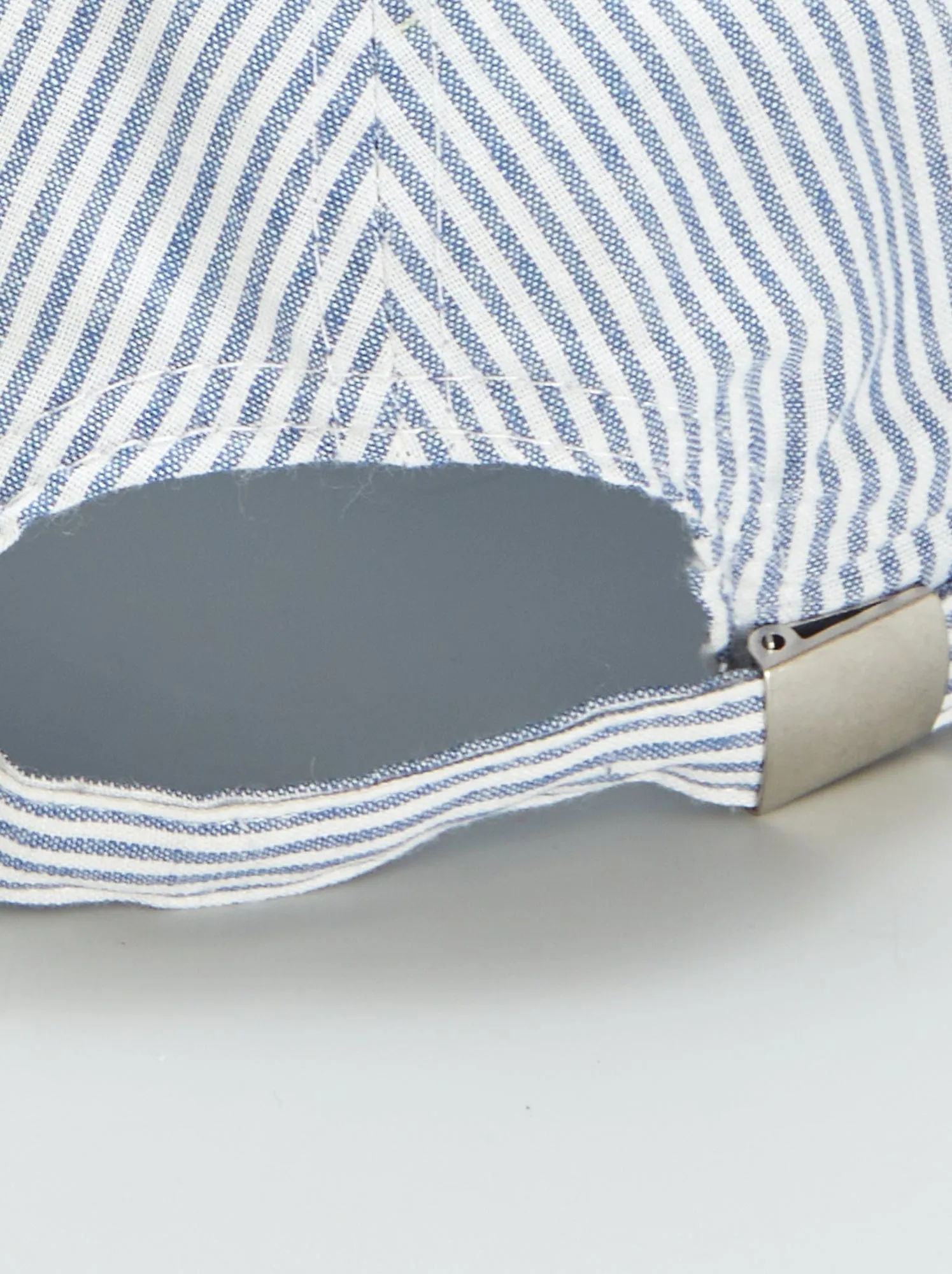 Cappellino in tela a righe - BLU