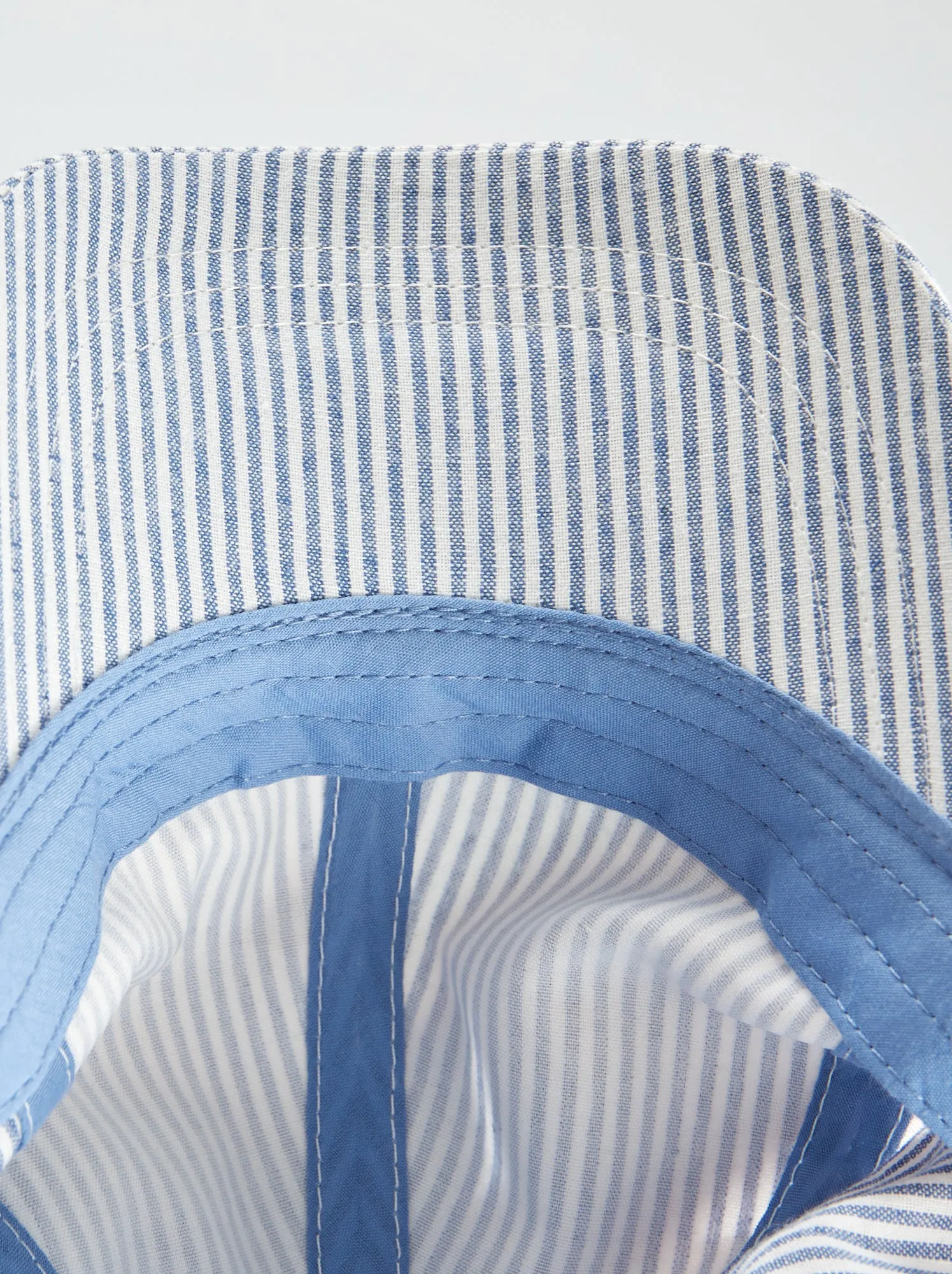 Cappellino in tela a righe - BLU