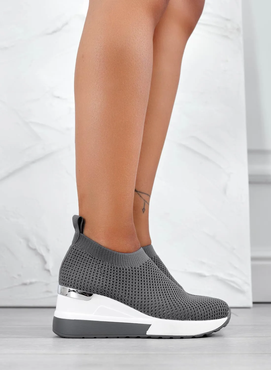 GINA - Sneakers grigie in tessuto elastico