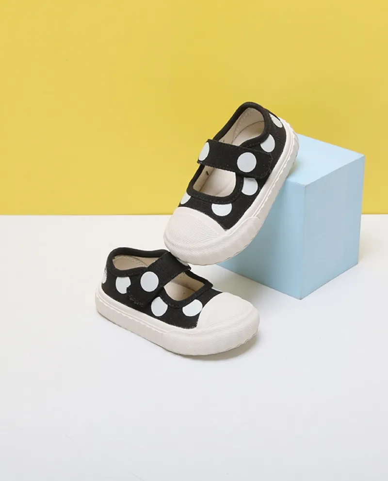 Le nuove scarpe di tela per bambini femminili della primavera Scarpe per bambini con fondo morbido per bambini estivi per bambin