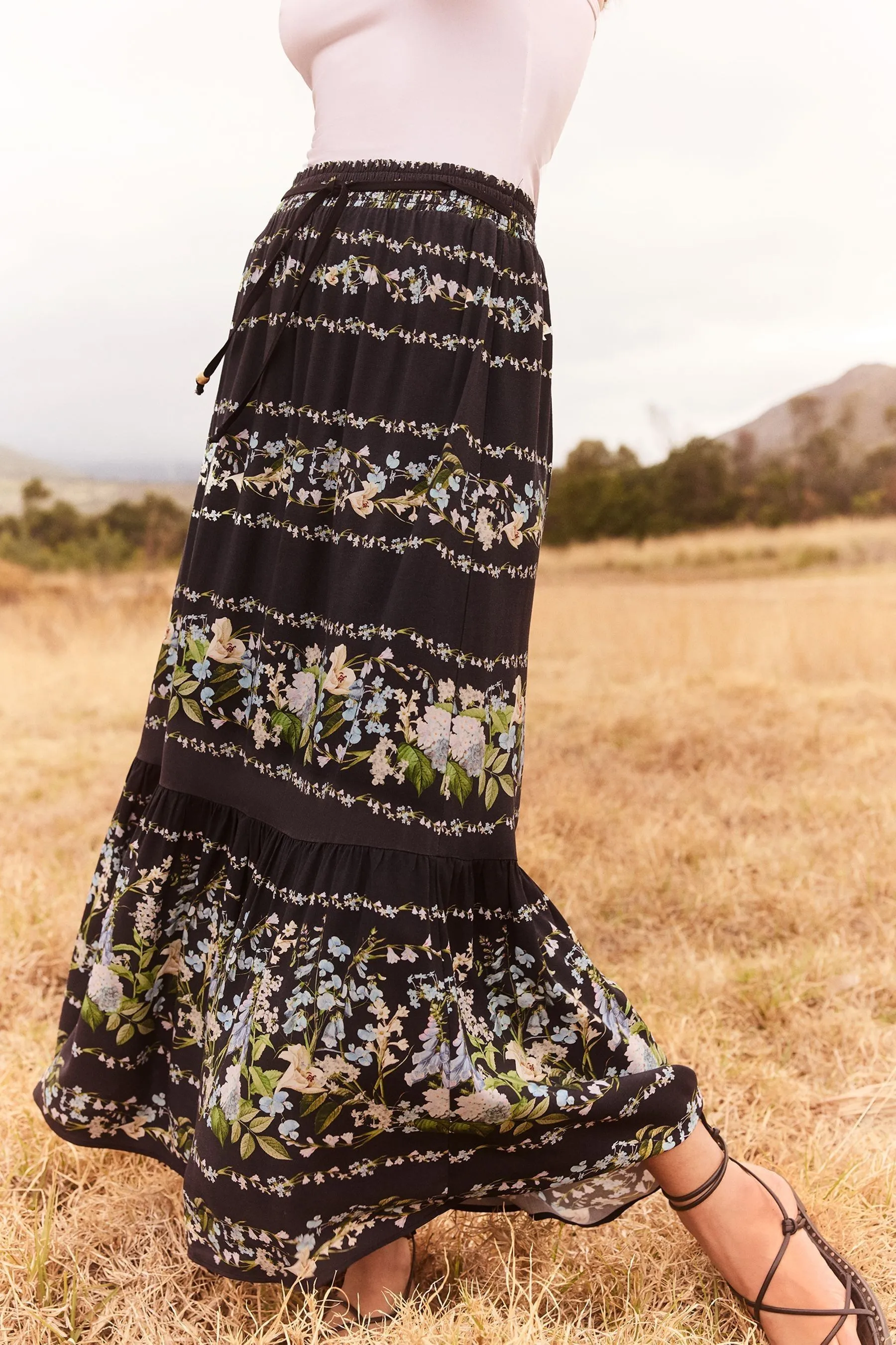 Lipsy - Gonna maxi a balze con stampa