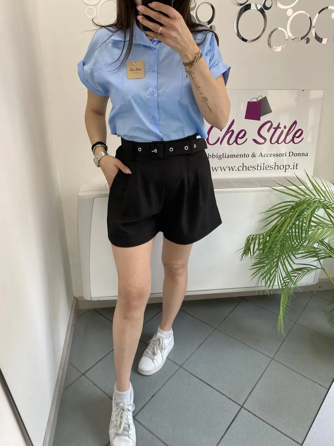 NEW Shorts in tessuto tinta unita