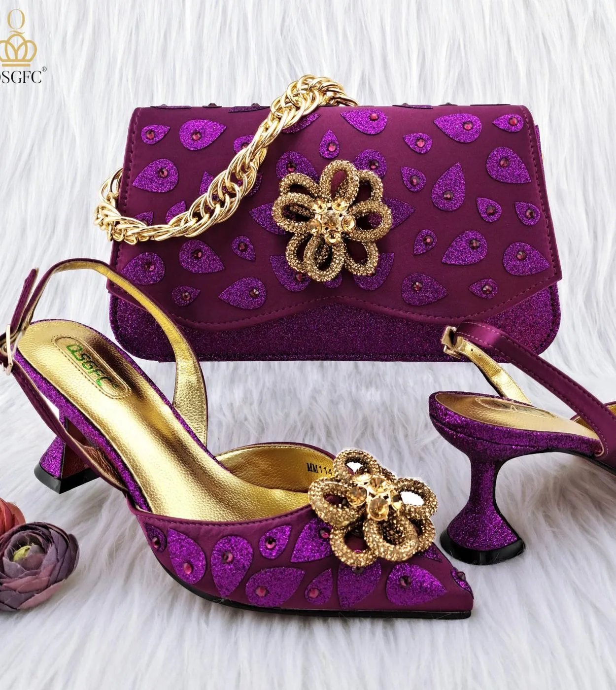 Qsgfc 2023 Borsa a mano da donna classica di design italiano Giunzione abbinata a colori Tacchi alti Scarpe e borsa da festa di