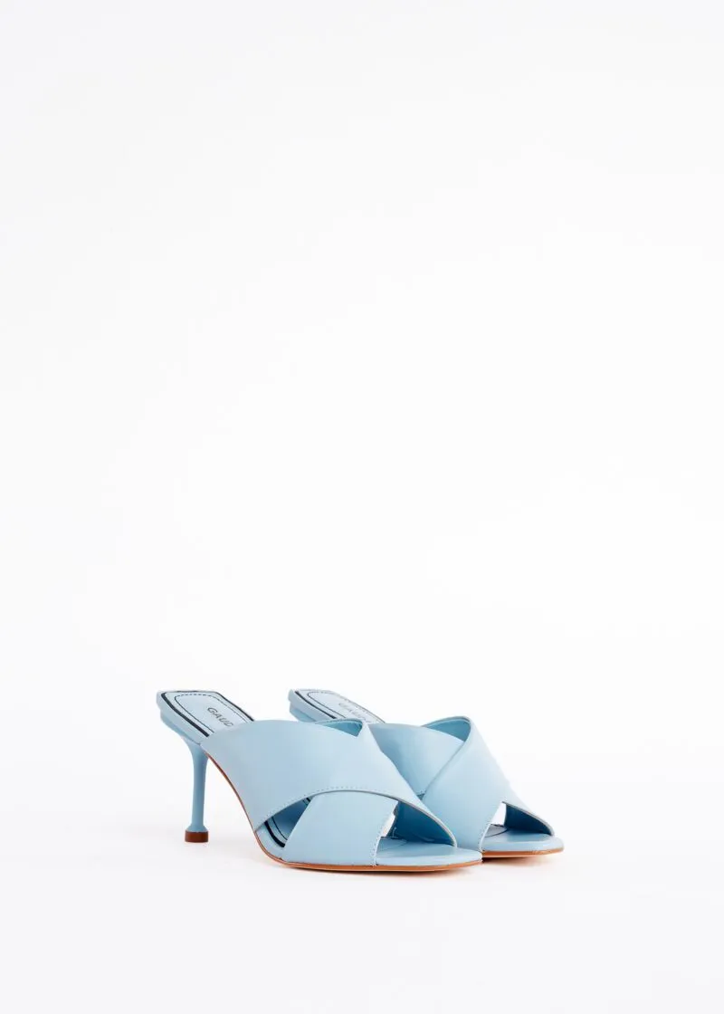 Sandali con logo in metallo