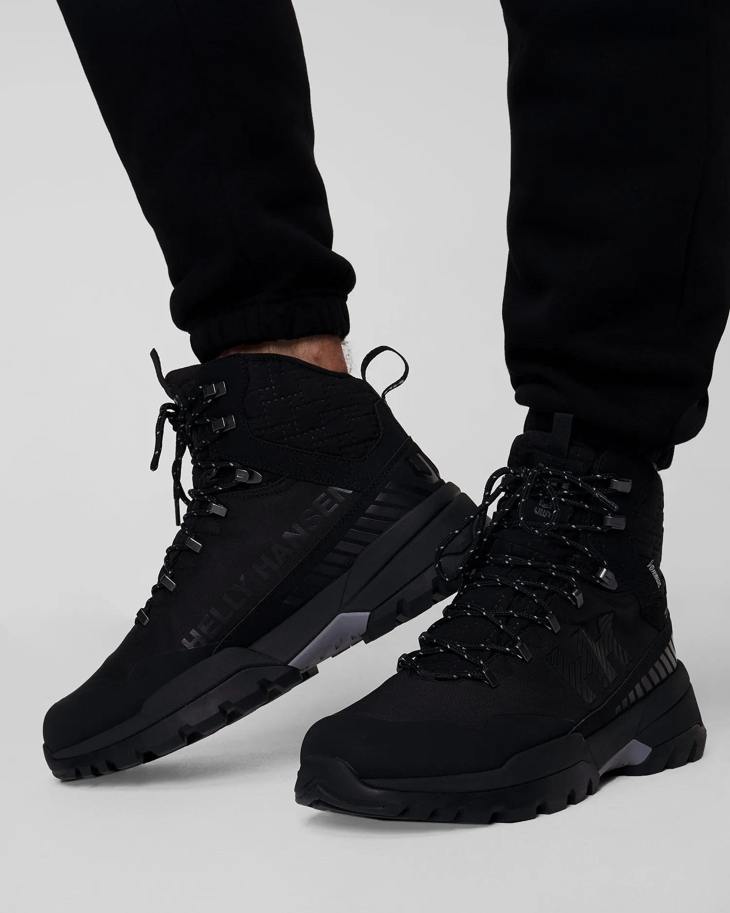 Scarpe alte imbottite da uomo Helly Hansen Crestone ULLR HT nere 11891-990