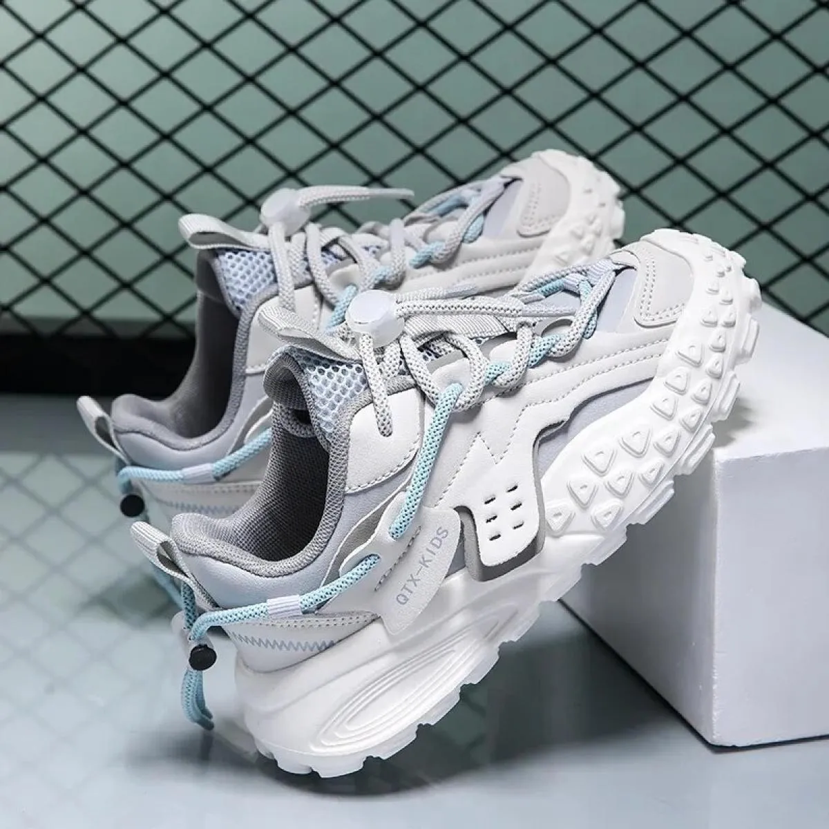 Scarpe da ginnastica per bambini Comode Alla moda Tutte le partite Primavera e autunno Spinta principale Antiscivolo Resistente