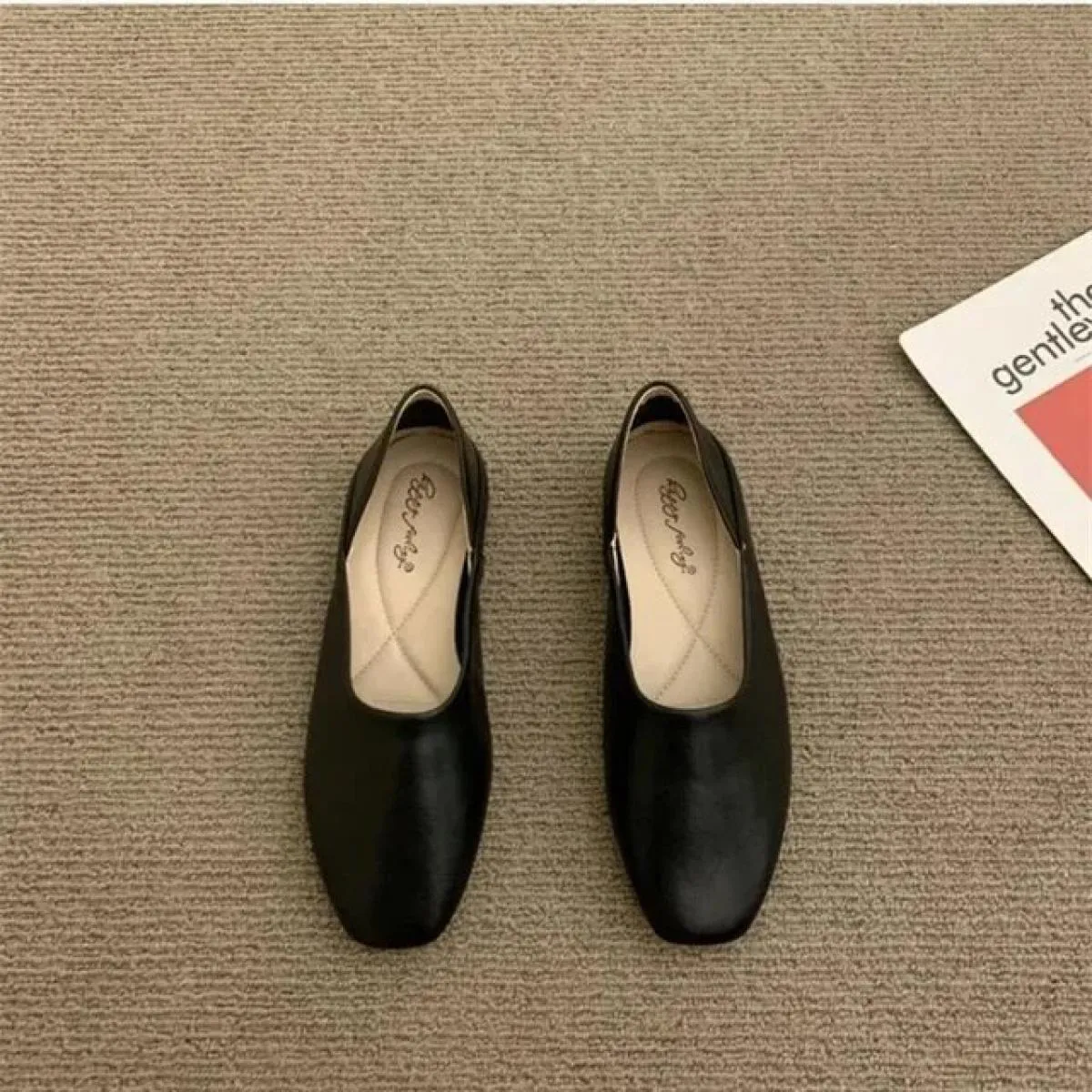 Scarpe da lavoro comode da donna con fondo piatto e taglio basso