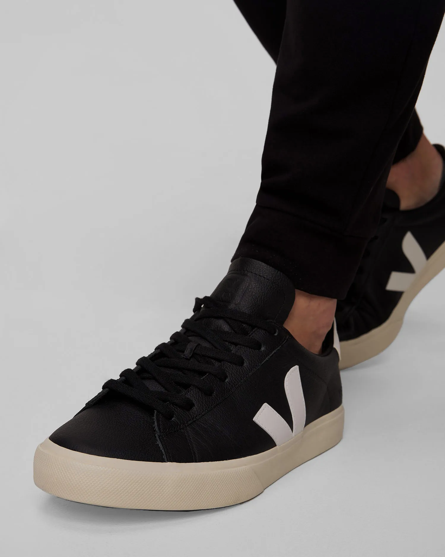 Scarpe da uomo Veja Campo nere CP0501215m-blackwhite
