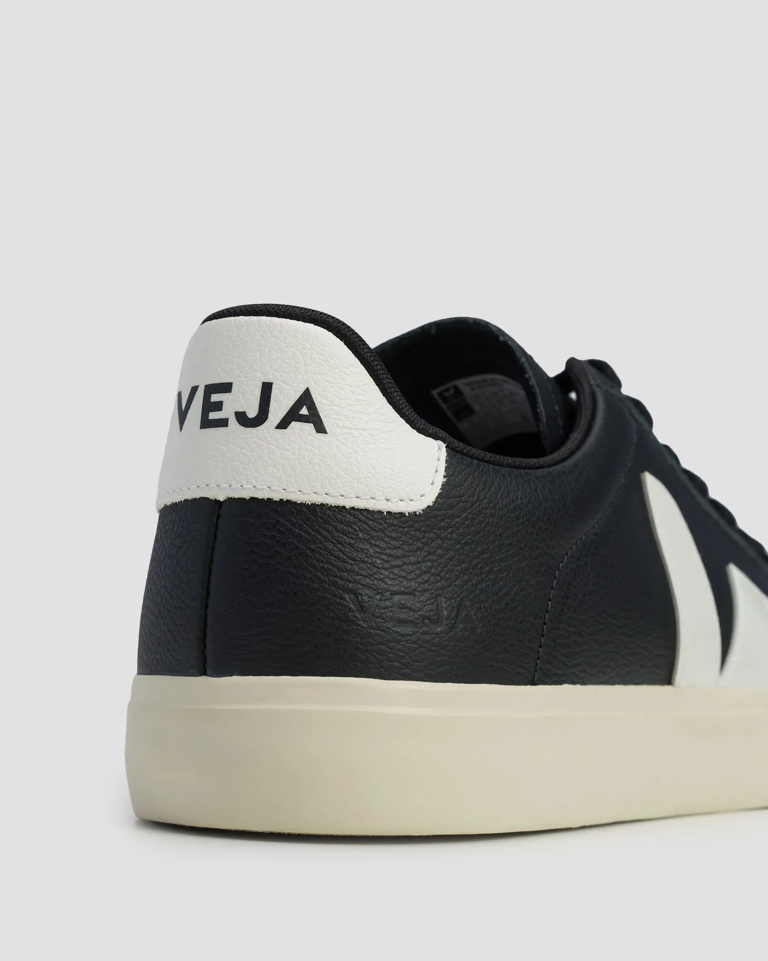 Scarpe da uomo Veja Campo nere CP0501215m-blackwhite