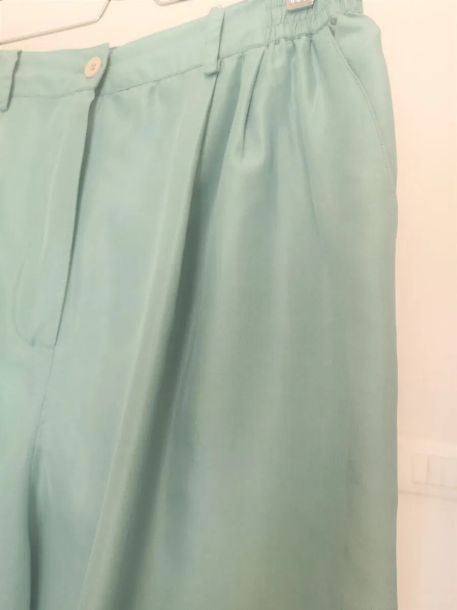 Shorts morbido in seta verde acqua