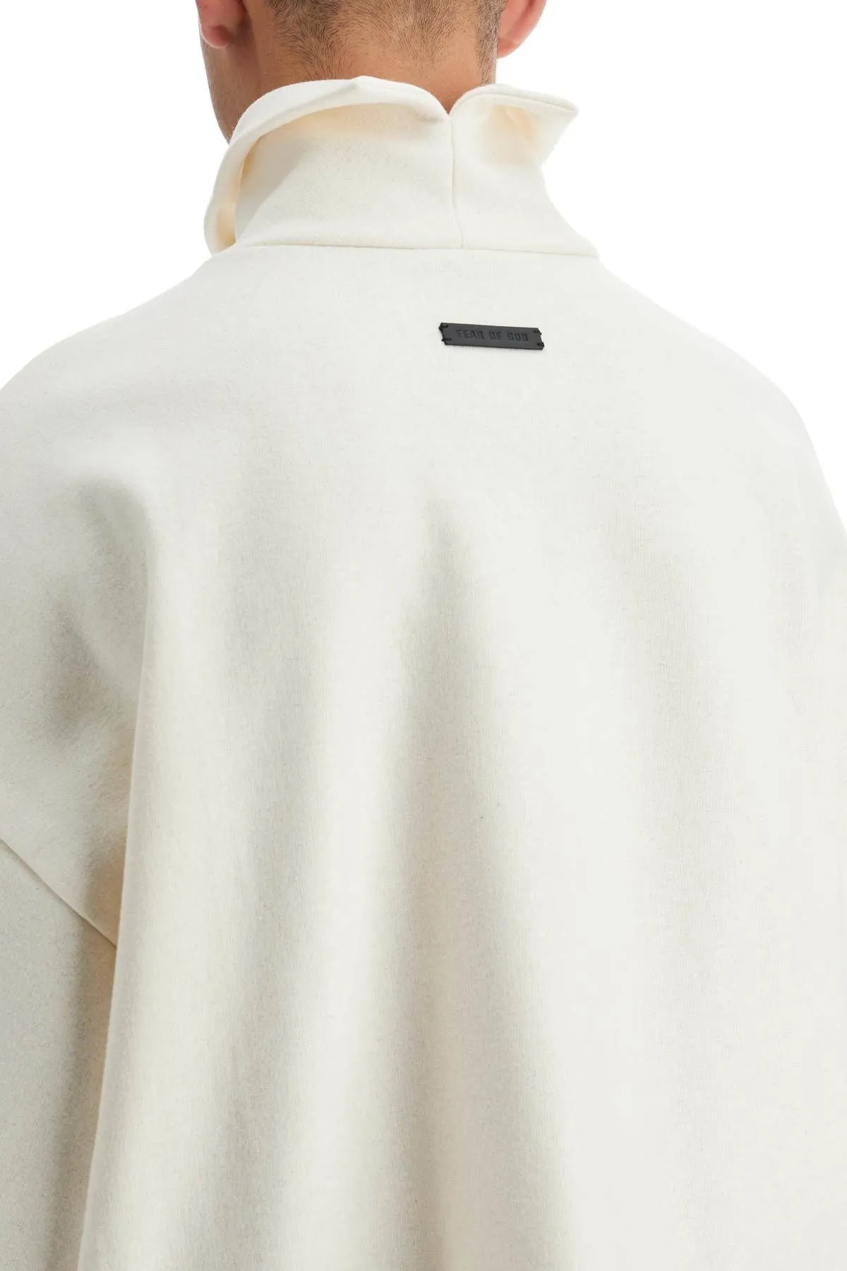 T-shirt oversize a collo alto