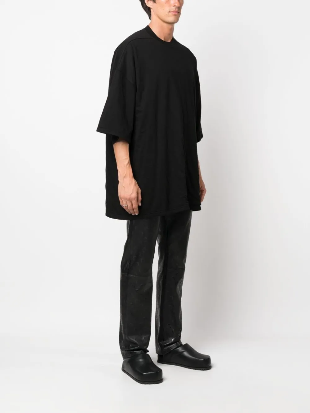 T-shirt oversize Tommy T in nero - uomo